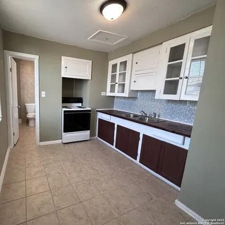 Image 6 - 1179 West Ashby Place, San Antonio, TX 78201, USA - Apartment for rent