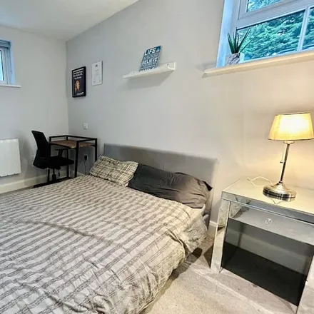 Rent this 1 bed apartment on Windsor and Maidenhead in SL6 1EQ, United Kingdom