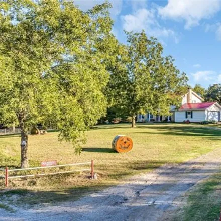 Image 2 - East Texas Street, Healdton, Carter County, OK 73438, USA - House for sale