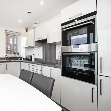 Rent this 3 bed apartment on Marley House in Roseberry Place, De Beauvoir Town