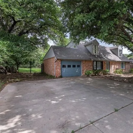 Buy this 4 bed house on 805 James St in Azle, Texas