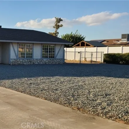 Image 1 - 13998 Coachella Road, Apple Valley, CA 92307, USA - House for sale