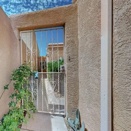 Image 3 - 5129 La Pinata Place Northeast, Albuquerque, NM 87109, USA - House for sale