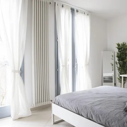 Rent this 7 bed room on Via Giuseppe De Finetti in 13, 20142 Milan MI
