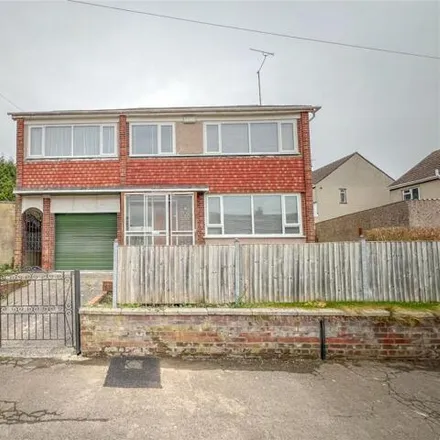 Buy this 5 bed house on 8 Walnut Lane in Warmley, BS15 4JQ