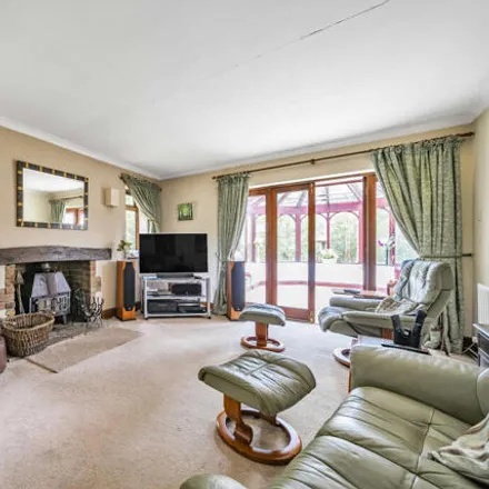 Image 3 - Mare Hill Common, Haslemere Road, Cramhurst, GU8 5PZ, United Kingdom - House for sale