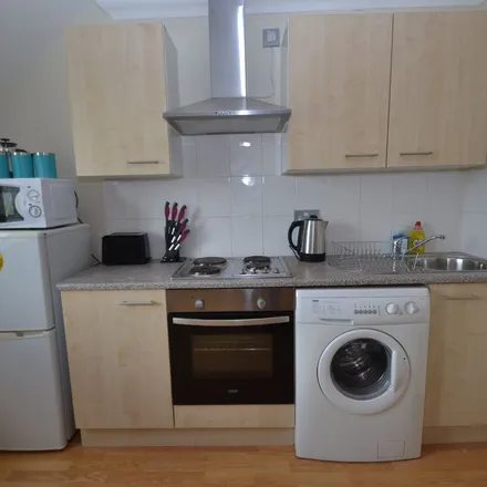 Image 3 - Green Street, Cardiff, CF11 6LN, United Kingdom - Apartment for rent