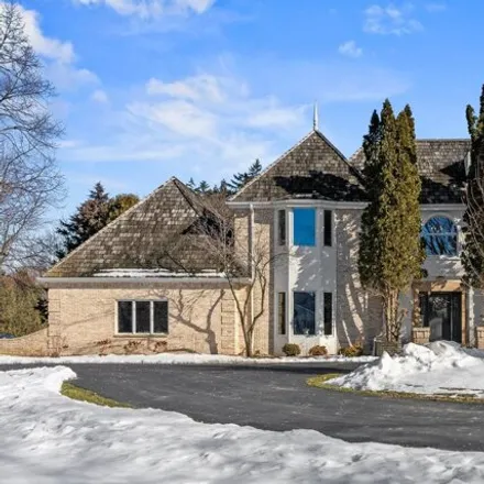 Image 1 - 10540 North Country Club Drive, Mequon, WI 53092, USA - House for sale