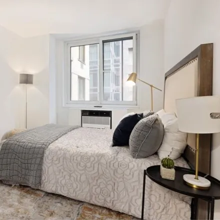 Image 3 - La Premier, West 55th Street, New York, NY 10019, USA - Apartment for rent