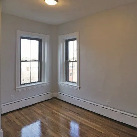 Image 8 - 98 Willow Street, Cambridge, MA 02141, USA - Apartment for rent