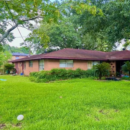 Buy this 4 bed house on 5155 Highland Ave in Beaumont, Texas