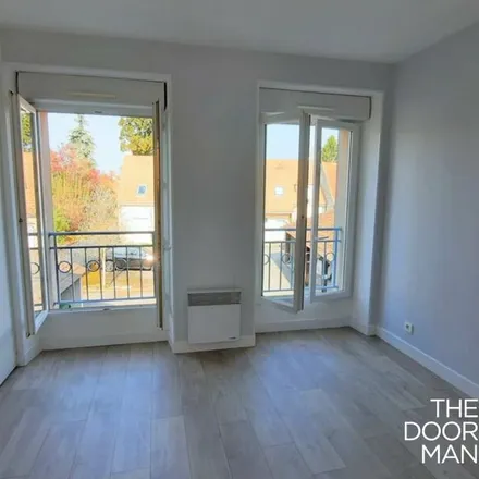 Rent this 3 bed apartment on 79 Rue de Chartres in 78610 Le Perray-en-Yvelines, France
