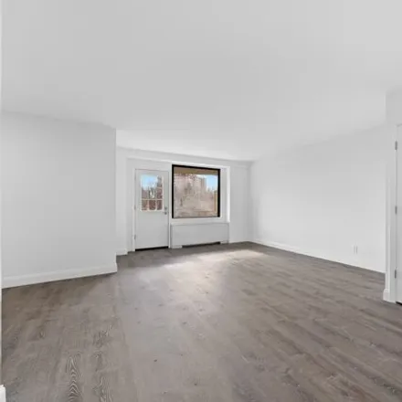 Buy this studio apartment on 4705 Henry Hudson Parkway West in New York, NY 10471