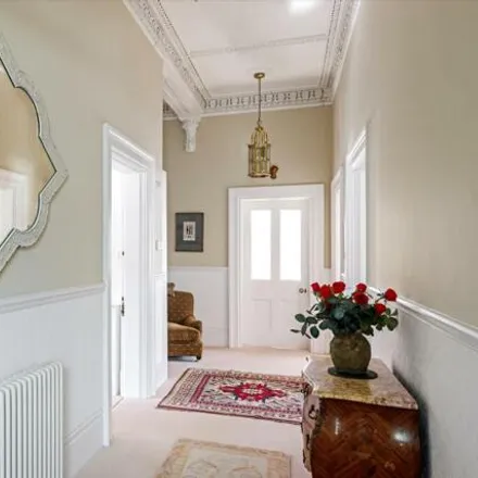 Image 6 - Heysham House, 52 Park Place, Cheltenham, GL50 2RE, United Kingdom - Apartment for sale