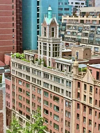 Image 7 - The Cloister, 321 East 43rd Street, New York, NY 10017, USA - Apartment for sale