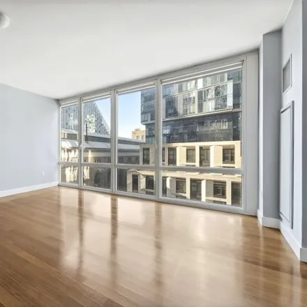 Image 2 - 2 West End Avenue, New York, NY 10023, USA - Condo for sale
