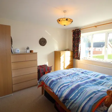 Image 2 - Farmers Way, Seer Green, HP9 2YY, United Kingdom - Apartment for rent