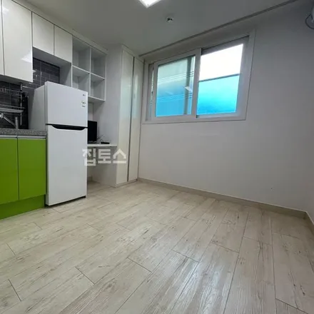 Rent this studio apartment on 서울특별시 강북구 번동 414-47