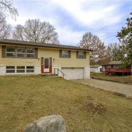 Buy this 3 bed house on 2317 Oakridge Road in Stillwater, MN 55082