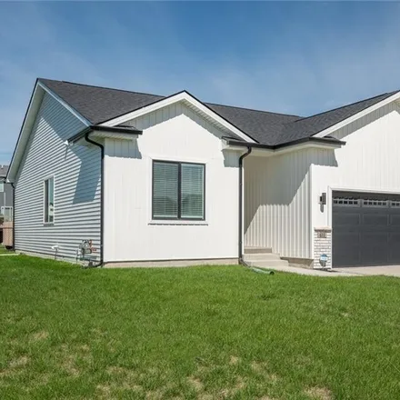 Buy this 4 bed house on 609 Sunset Drive Southeast in Altoona, IA 50009