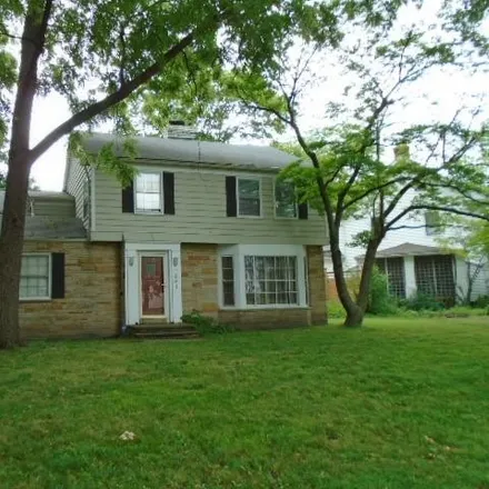 Buy this 4 bed house on 2641 Kemper Road in Cleveland, OH 44120