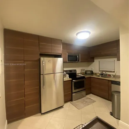 Image 3 - 411 South Hollybrook Drive, Pembroke Pines, FL 33025, USA - Apartment for rent
