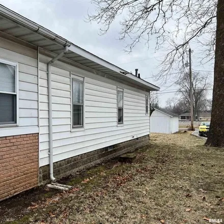 Image 3 - Bennett Street, Central City, Marion County, IL 62801, USA - House for sale