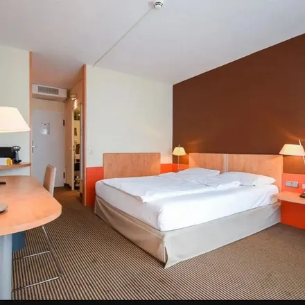 Image 4 - Hotel Mercure, Voltastraße 32, 60486 Frankfurt, Germany - Apartment for rent