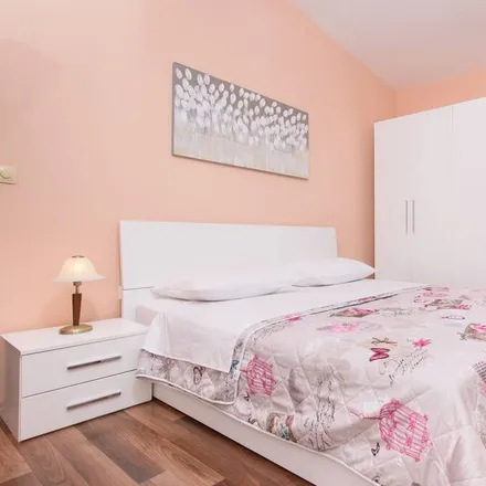 Rent this 6 bed house on 21215 Grad Kaštela