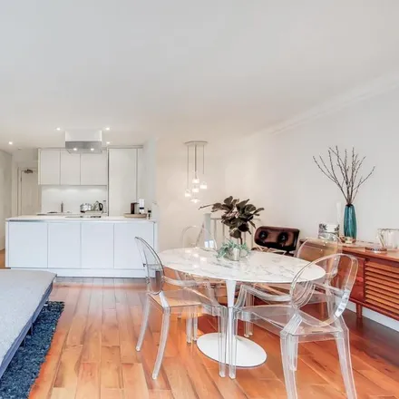 Rent this 1 bed apartment on Giovanni's in 12 City Road, London