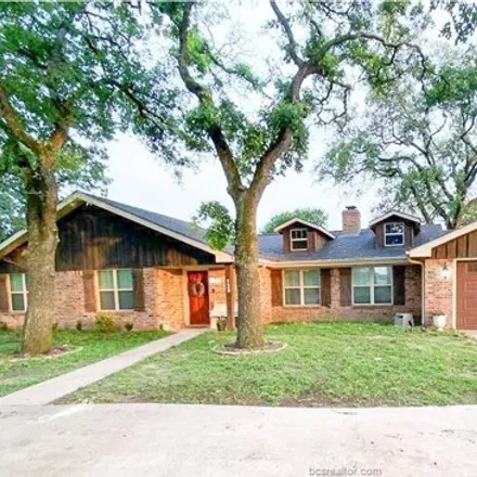 Buy this 3 bed house on 722 6th Street in Somerville, Burleson County