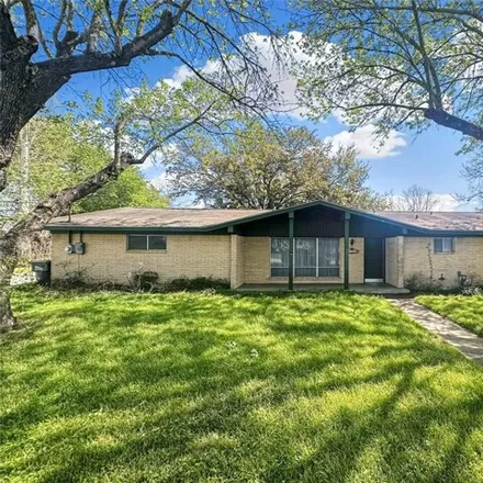 Rent this 3 bed house on 578 West 14th Street in Shiner, TX 77984