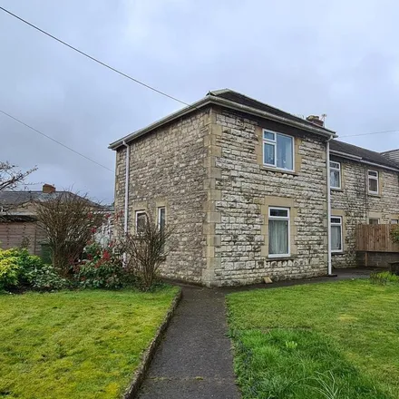 Rent this 3 bed house on Oak Terrace in Bath and North East Somerset, BA3 3TF