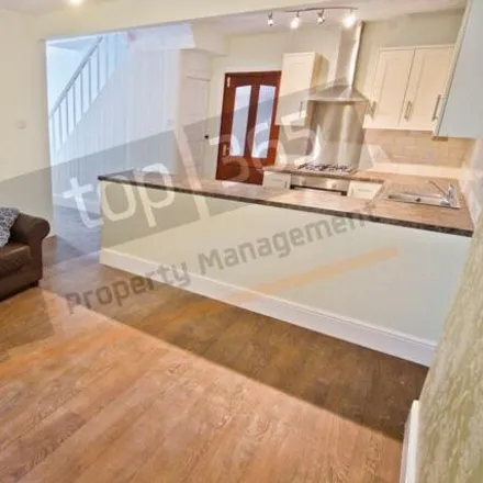 Rent this 6 bed duplex on 5 Welby Avenue in Nottingham, NG7 1QL