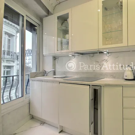 Image 8 - 7 Avenue Matignon, 75008 Paris, France - Apartment for rent