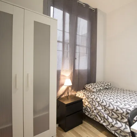 Rent this 3 bed room on Hostal Díaz in Calle de Atocha, 51