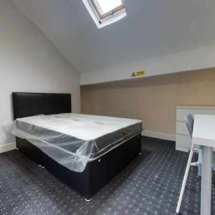 Rent this 6 bed apartment on Woodhouse Lane in Leeds, LS6 1AF