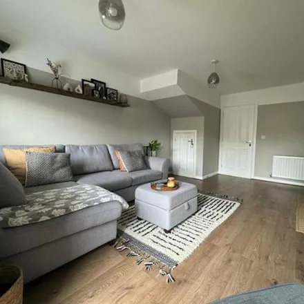 Image 3 - Buzzard Rise, Stowmarket, IP14 5JF, United Kingdom - Townhouse for sale