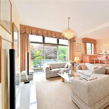 Buy this 6 bed townhouse on Primrose House in Avenue Road, London