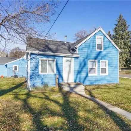 Buy this 3 bed house on 212 East 19th Street in Des Moines, IA 50316