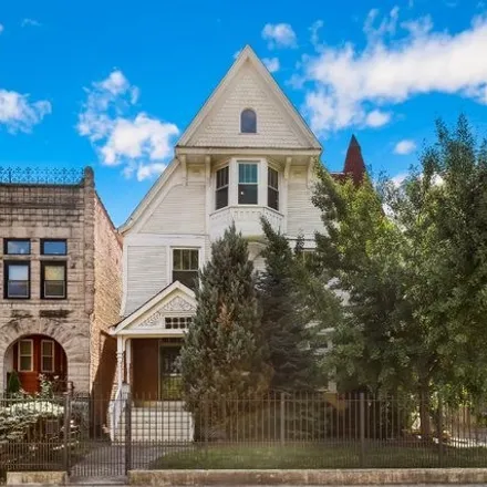 Buy this 7 bed house on 425 East 42nd Street in Chicago, IL 60653