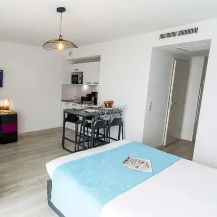 Image 3 - 90 Avenue des Quarante Journaux, 33300 Bordeaux, France - Apartment for rent