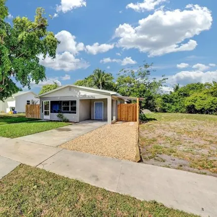 Rent this 3 bed house on 264 Northwest 9th Avenue in Delray Beach, FL 33444