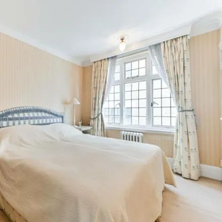 Image 5 - 134 Pavilion Road, London, SW1X 0BP, United Kingdom - Apartment for sale