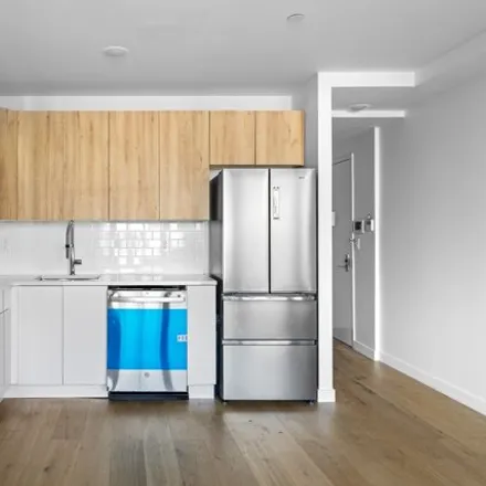 Image 2 - 30-18 14th St Unit 4c, New York, 11102 - House for rent
