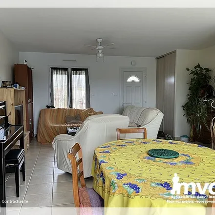 Rent this 4 bed apartment on 1 Rue Saint-Christophe (La Chapelle-St Florent) in 49410 Mauges-sur-Loire, France