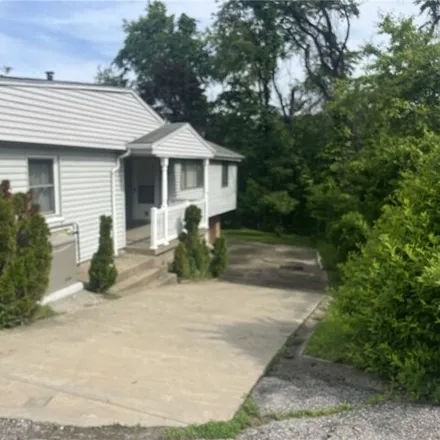Rent this 2 bed house on 325 Bellevue Road in Ross Township, PA 15229