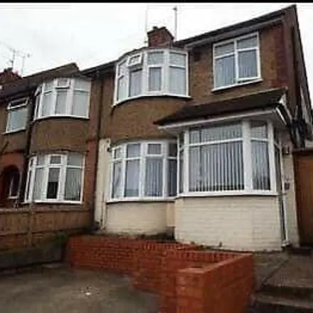 Rent this 3 bed townhouse on Army Reserve Centre in Marsh Road, Luton