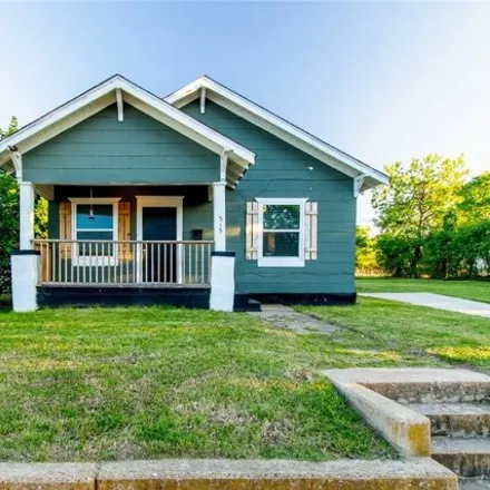 Buy this 2 bed house on 629 West Sunset Drive in El Reno, OK 73036