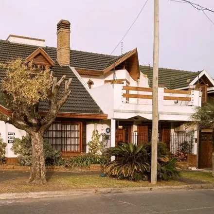 Buy this 4 bed house on Yapeyú 200 in Bernal Este, B1878 FDC Bernal